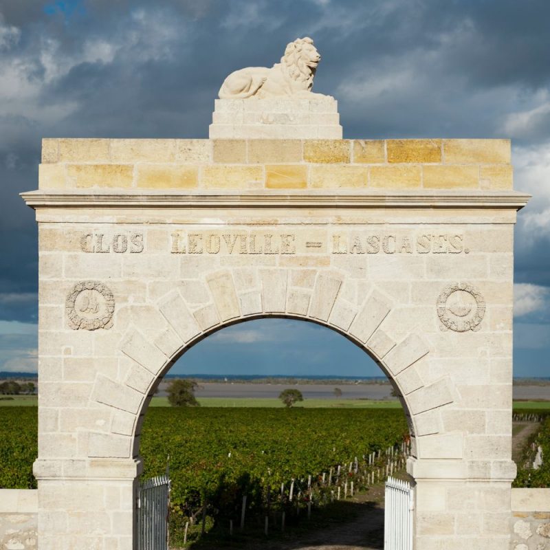 Entrée du Château Léoville Las Cases sur son vignoble de Saint-Julien