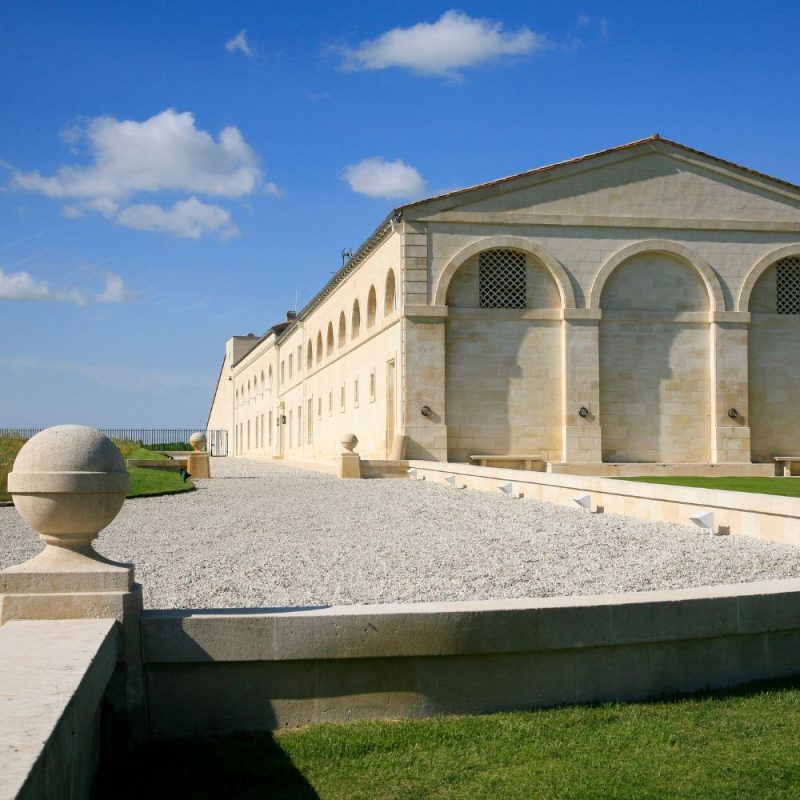 Vue de la propriété Château Mouton Rothschild Premier Grand Cru Classé à Pauillac